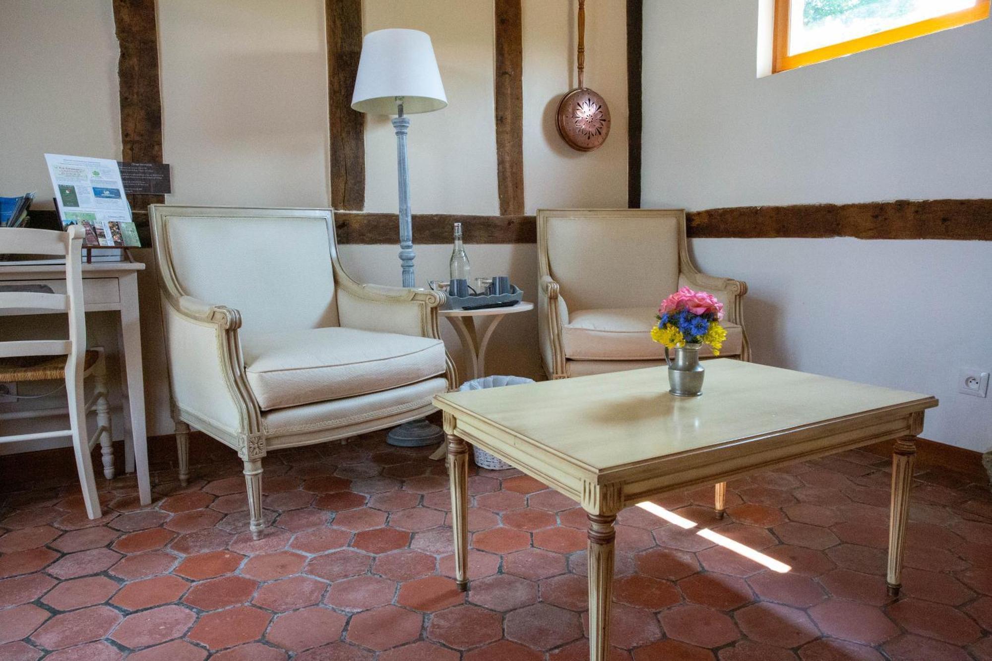L'Etape Normande Bed & Breakfast Montroty  Exterior photo