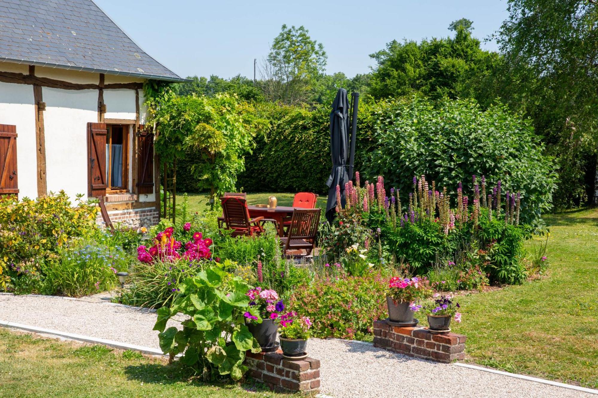 L'Etape Normande Bed & Breakfast Montroty  Exterior photo